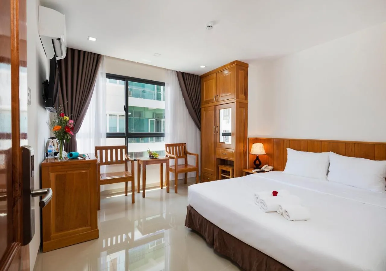 Royal Hotel Нячанг