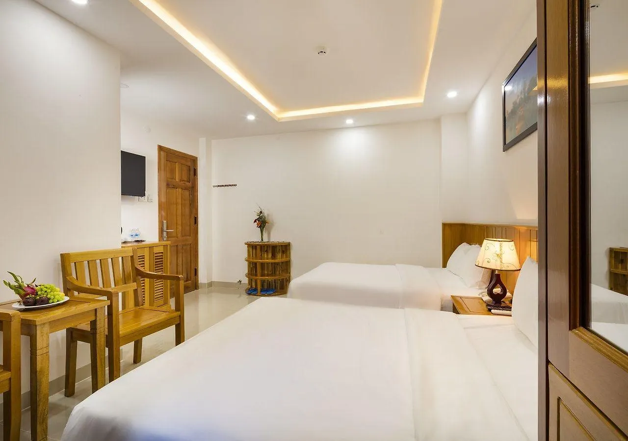Royal Hotel Nha Trang 3*,