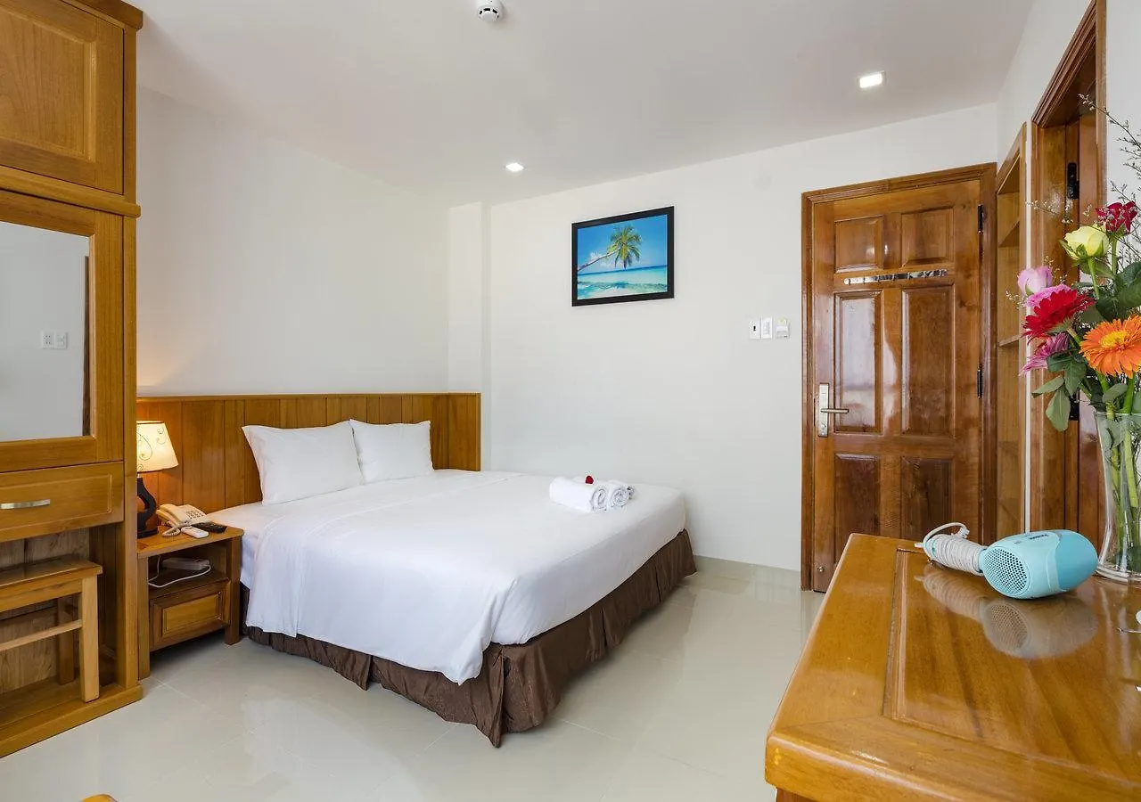 Royal Hotel Nha Trang 3*,